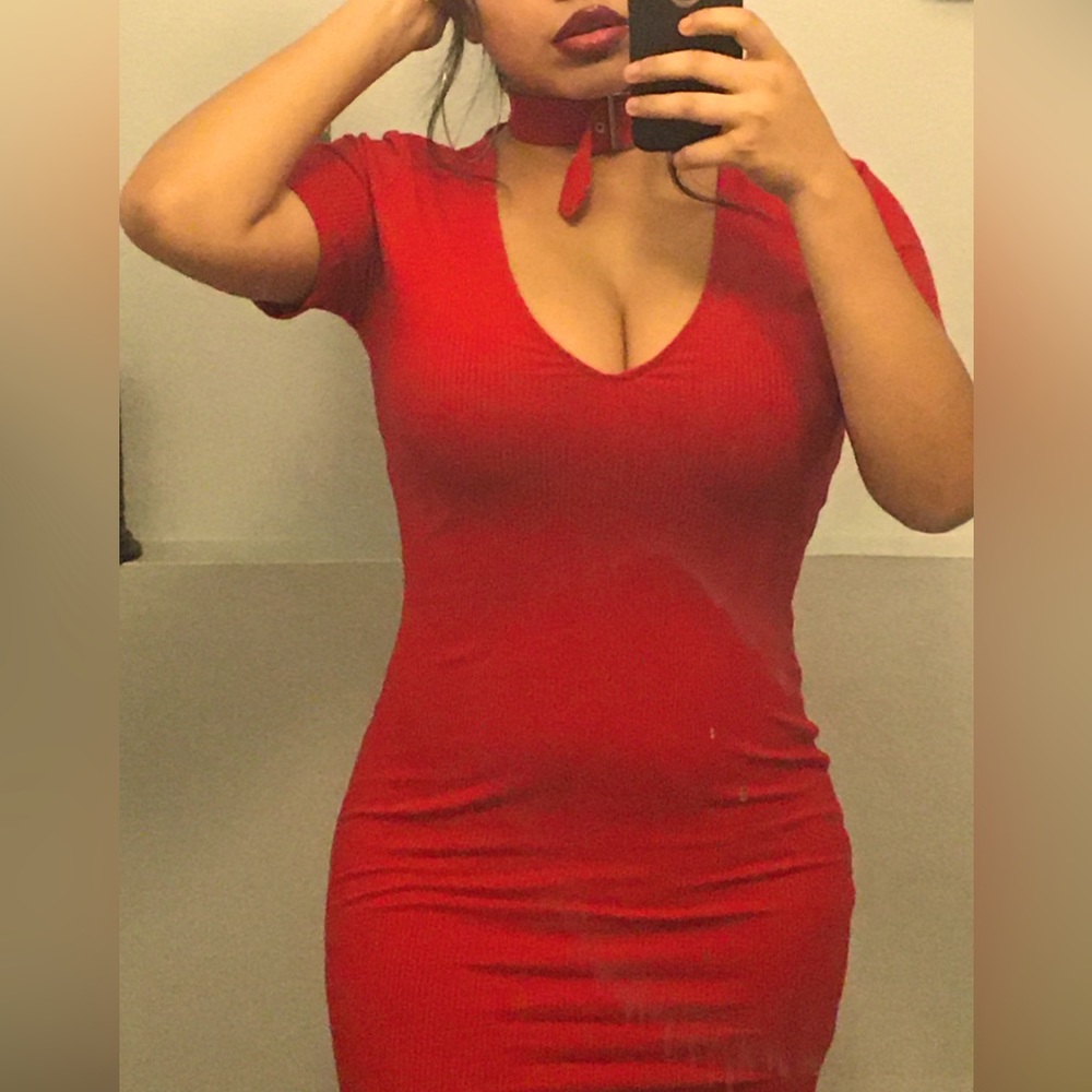 FOREVER 21 RED CHOKER BODYCON DRESS